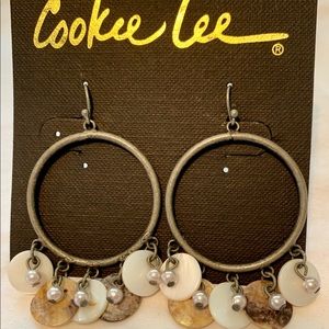 Super cute Cookie Lee genuine shell hoop earrings